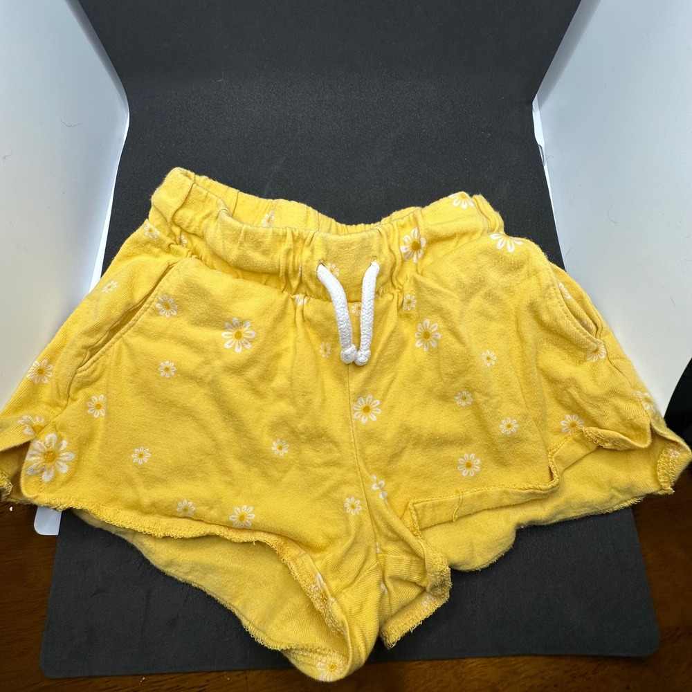Old Navy Girls Yellow Daisy Print Shorts Kids Size S‎ (6-7) Drawstring Waist
